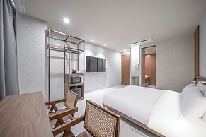 Giant Hotel