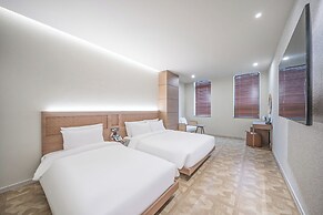 Giant Hotel