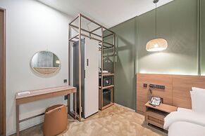 Giant Hotel