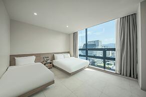 Giant Hotel