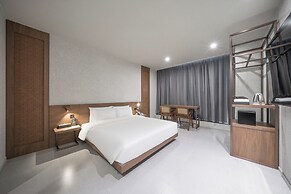 Giant Hotel
