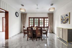 Amber Apartment 103 by Stayjade