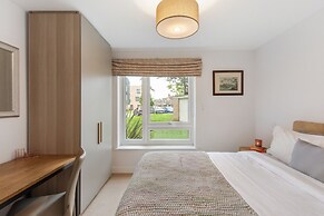 Modern 3Br Flat Quick Links To Ldn & Heathrow