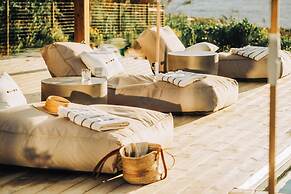 oceanHUTS Adults Only