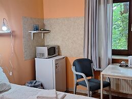2-Rent Group Hostel Rooms AUB162