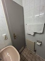 2-Rent Group Hostel Rooms AUB162