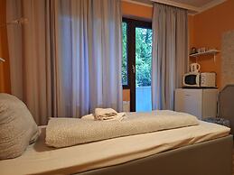 2-Rent Group Hostel Rooms AUB162