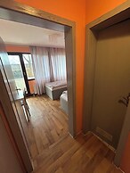 2-Rent Group Hostel Rooms AUB162