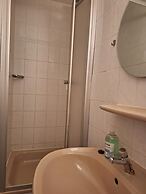 2-Rent Group Hostel Rooms AUB162