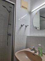 2-Rent Group Hostel Rooms AUB162