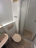 2-Rent Group Hostel Rooms AUB162