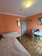 2-Rent Group Hostel Rooms AUB162