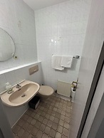 2-Rent Group Hostel Rooms AUB162