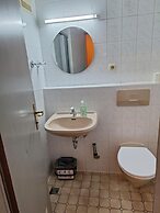 2-Rent Group Hostel Rooms AUB162