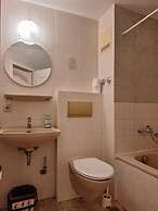 2-Rent Group Hostel Rooms AUB162