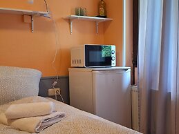 2-Rent Group Hostel Rooms AUB162