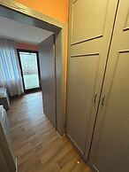 2-Rent Group Hostel Rooms AUB162