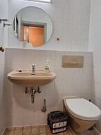 2-Rent Group Hostel Rooms AUB162