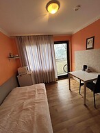 2-Rent Group Hostel Rooms AUB162