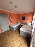 2-Rent Group Hostel Rooms AUB162