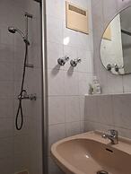 2-Rent Group Hostel Rooms AUB162