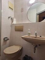 2-Rent Group Hostel Rooms AUB162