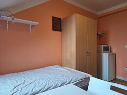 2-Rent Group Hostel Rooms AUB162