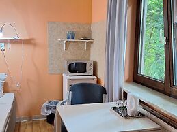 2-Rent Group Hostel Rooms AUB162