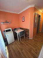 2-Rent Group Hostel Rooms AUB162