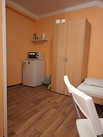 2-Rent Group Hostel Rooms AUB162