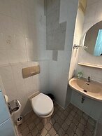 2-Rent Group Hostel Rooms AUB162