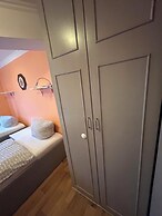 2-Rent Group Hostel Rooms AUB162