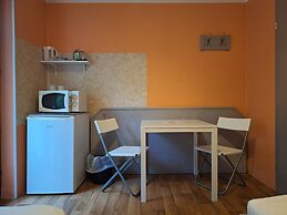 2-Rent Group Hostel Rooms AUB162