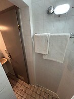 2-Rent Group Hostel Rooms AUB162