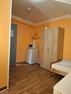 2-Rent Group Hostel Rooms AUB162