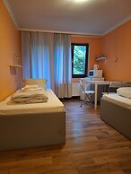 2-Rent Group Hostel Rooms AUB162