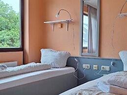 2-Rent Group Hostel Rooms AUB162