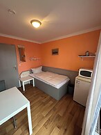 2-Rent Group Hostel Rooms AUB162