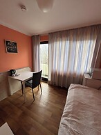 2-Rent Group Hostel Rooms AUB162