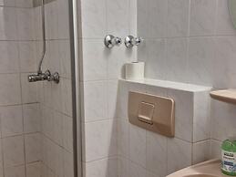 2-Rent Group Hostel Rooms AUB162