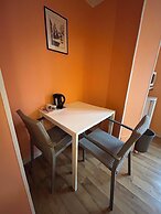 2-Rent Group Hostel Rooms AUB162