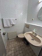 2-Rent Group Hostel Rooms AUB162