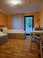 2-Rent Group Hostel Rooms AUB162