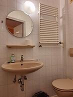 2-Rent Group Hostel Rooms AUB162