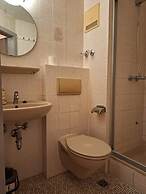 2-Rent Group Hostel Rooms AUB162