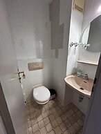 2-Rent Group Hostel Rooms AUB162