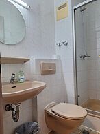 2-Rent Group Hostel Rooms AUB162