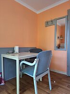 2-Rent Group Hostel Rooms AUB162