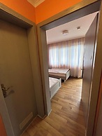 2-Rent Group Hostel Rooms AUB162