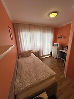 2-Rent Group Hostel Rooms AUB162